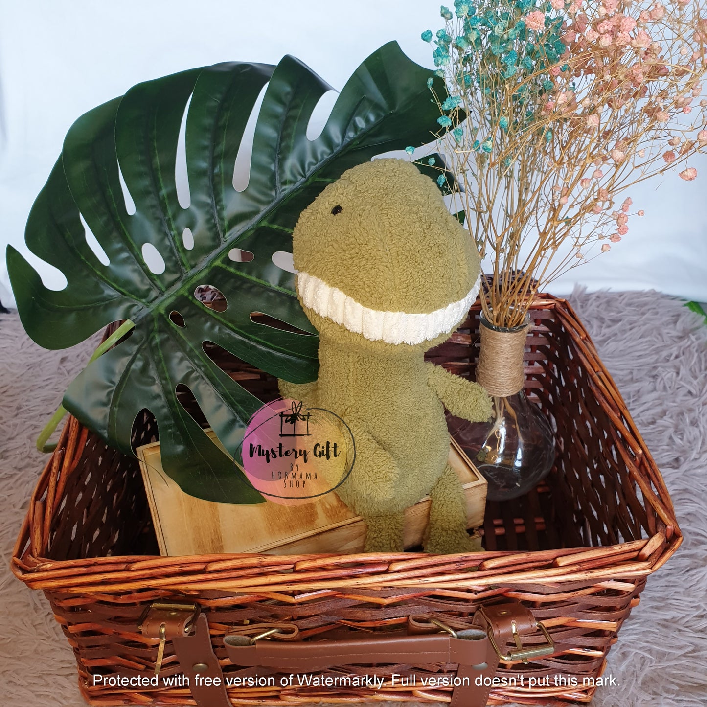Plushie Dino Baby Gift Box